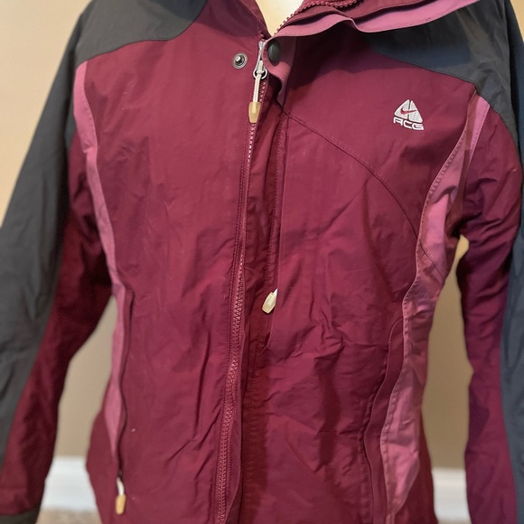 NIKE ACG Maroon Thermal Layer Jacket size youth medium - Picture 8 of 12